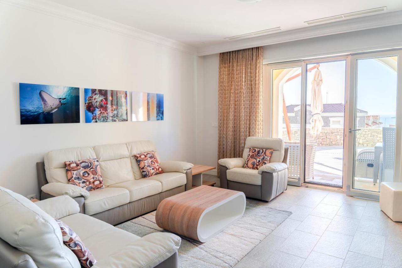 Lustica Bay Lägenhet Tivat Exteriör bild