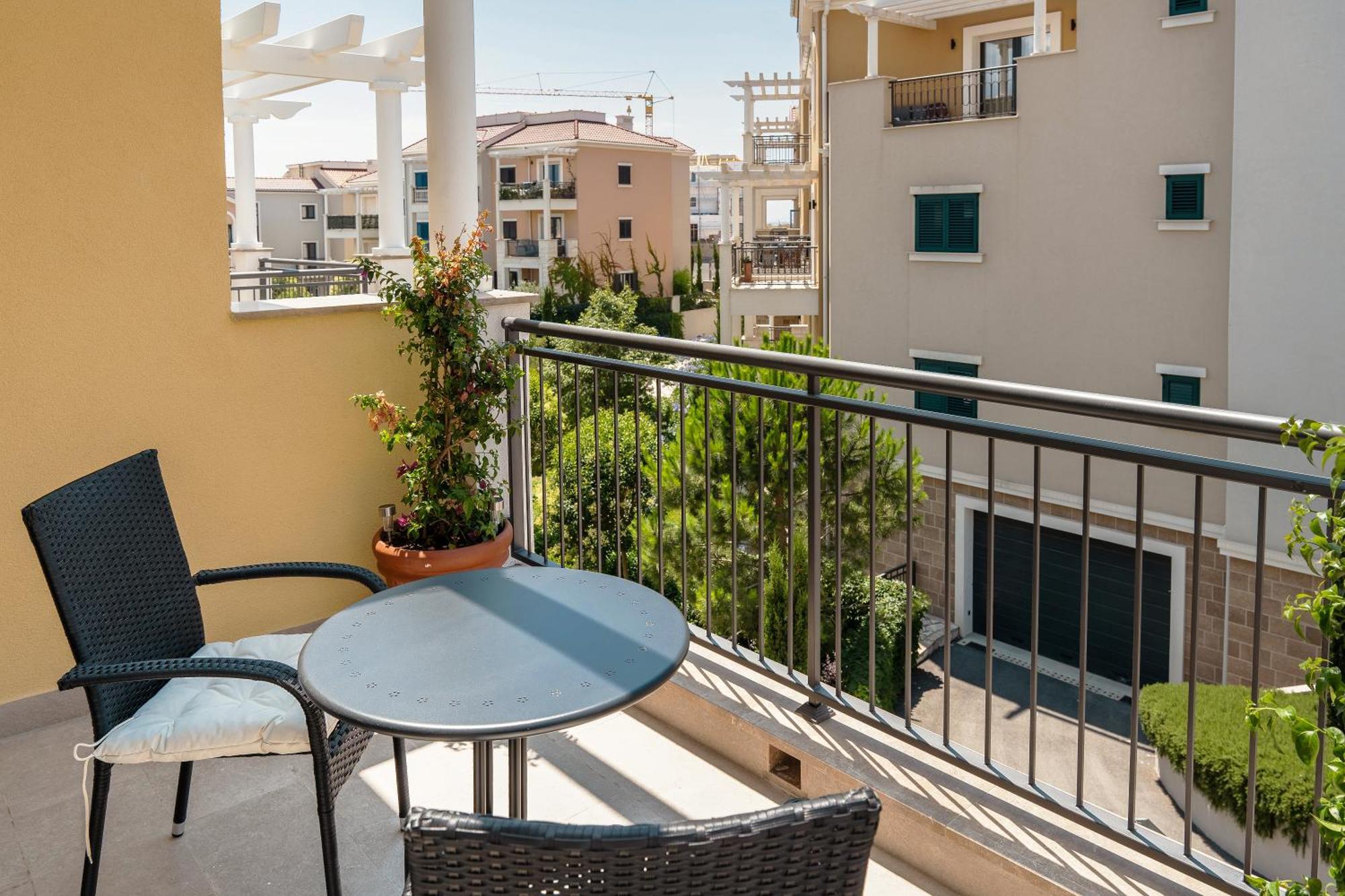 Lustica Bay Lägenhet Tivat Exteriör bild