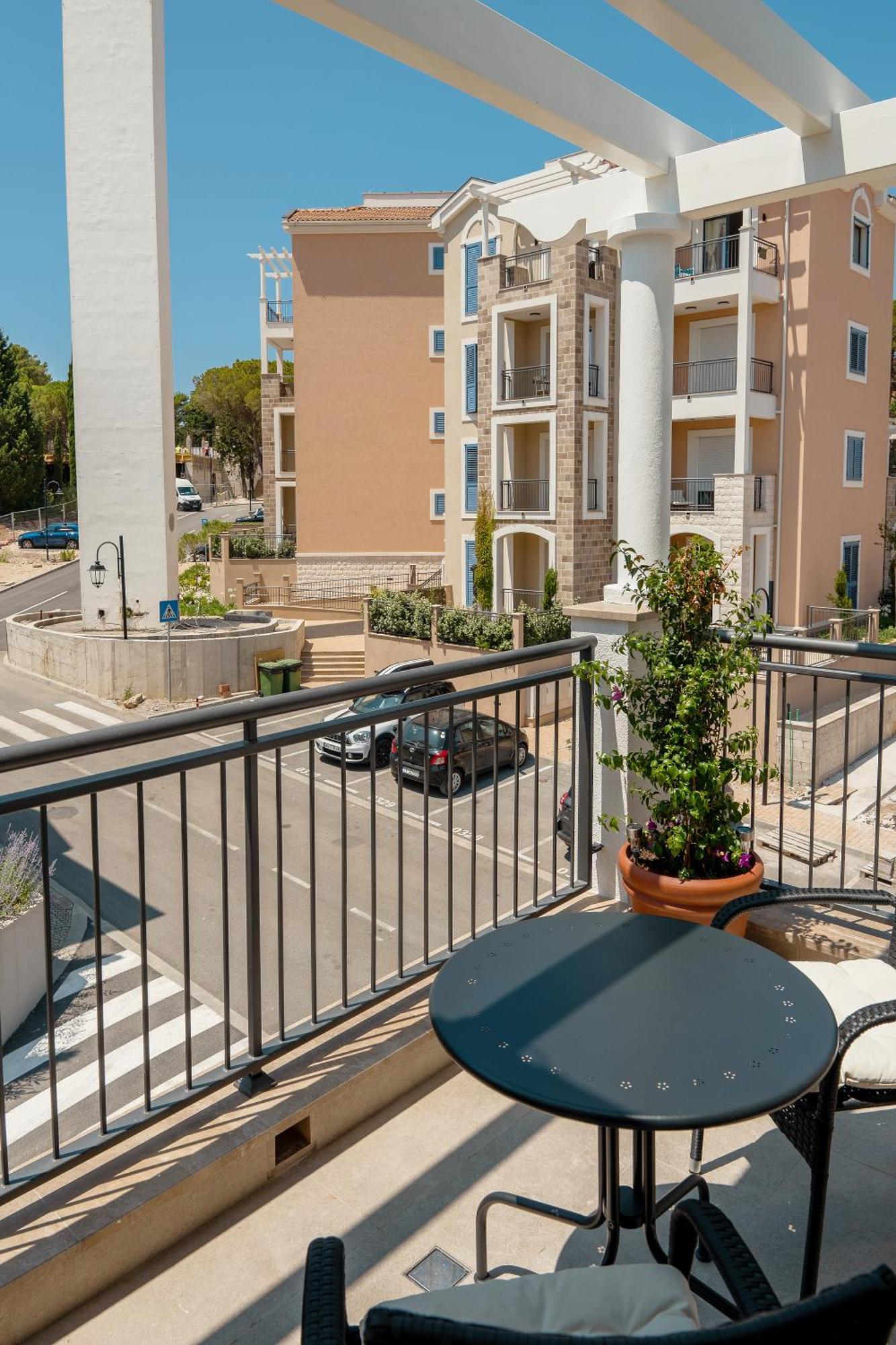 Lustica Bay Lägenhet Tivat Exteriör bild