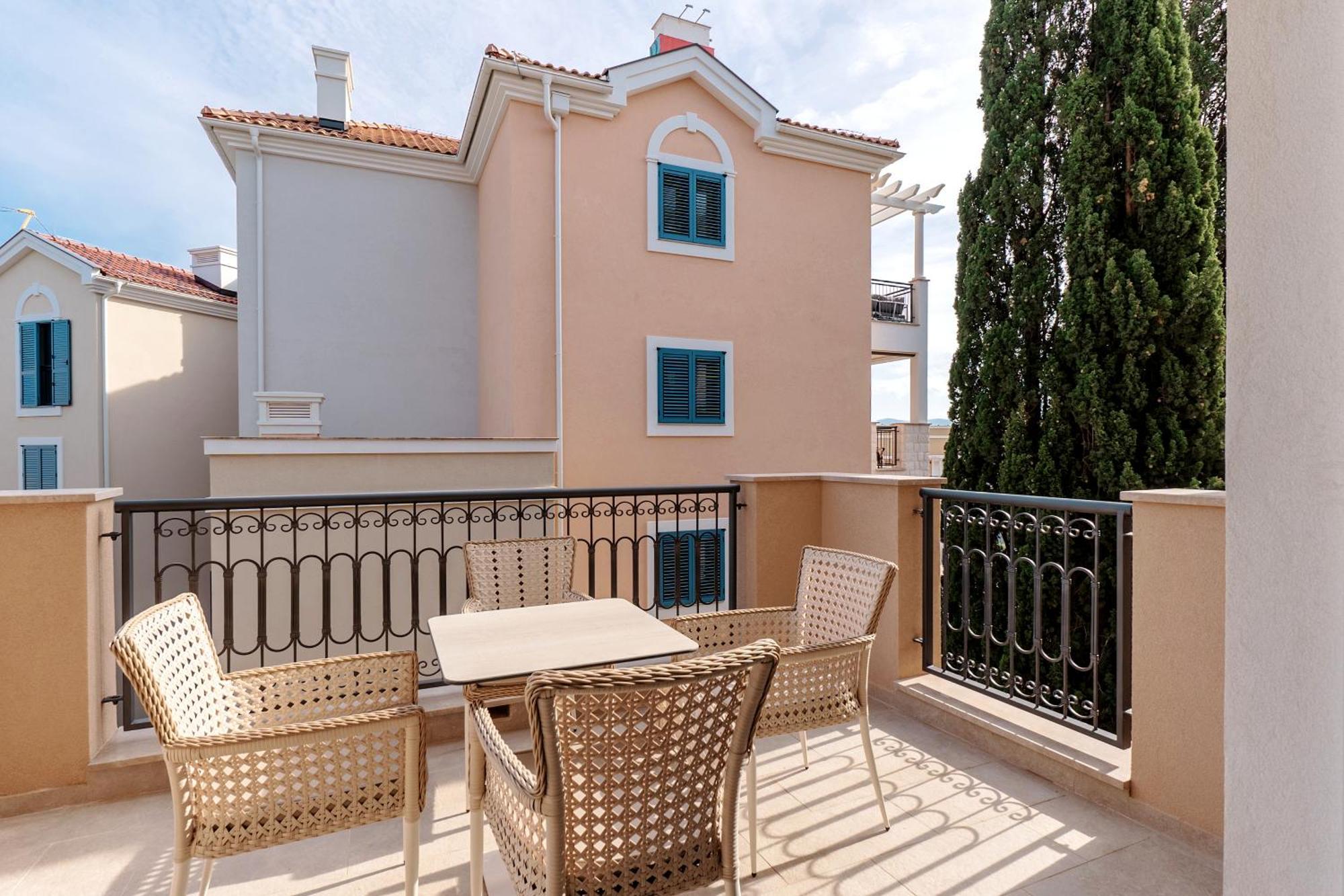 Lustica Bay Lägenhet Tivat Exteriör bild